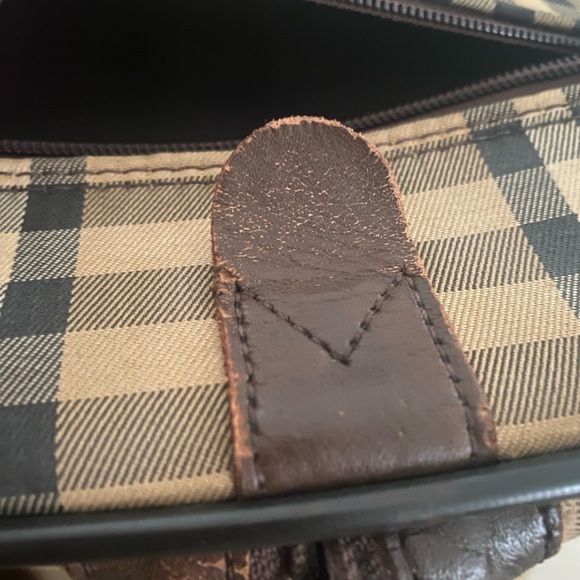 Burberry House Check Boston Bag - Picture 10 of 12
